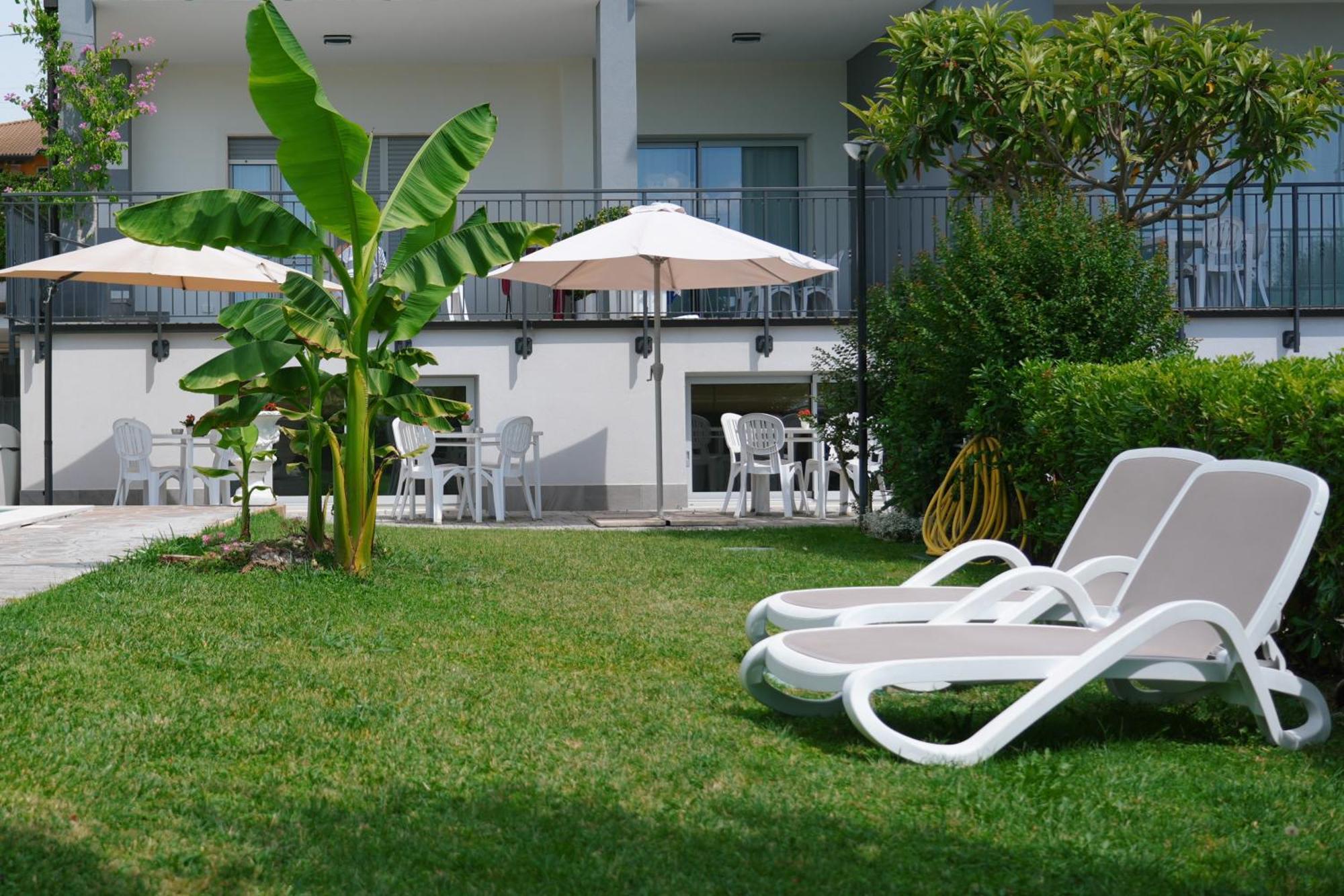 Appartamenti Da Mirella Lazise Exterior photo